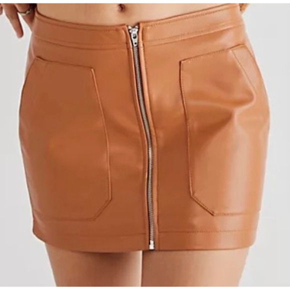NEW FREE PEOPLE CASHEW MAYA MOD VEGAN LEATHER ZIPPER MINI SKIRT SZ 4 - Picture 1 of 9